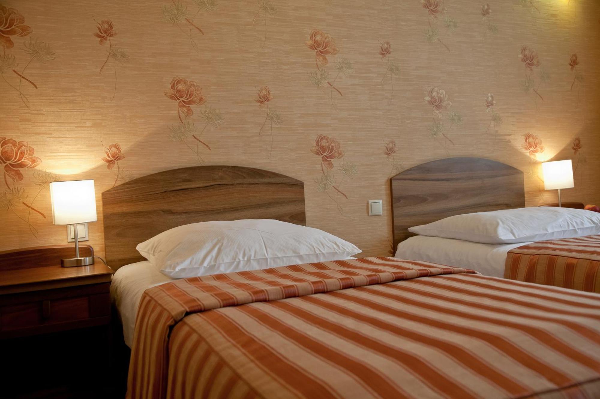 Hotel Fajkier Kroczyce Ngoại thất bức ảnh