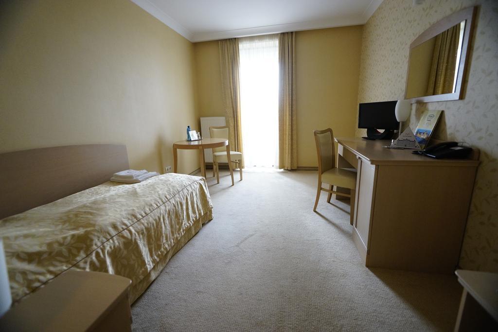 Hotel Fajkier Kroczyce Ngoại thất bức ảnh
